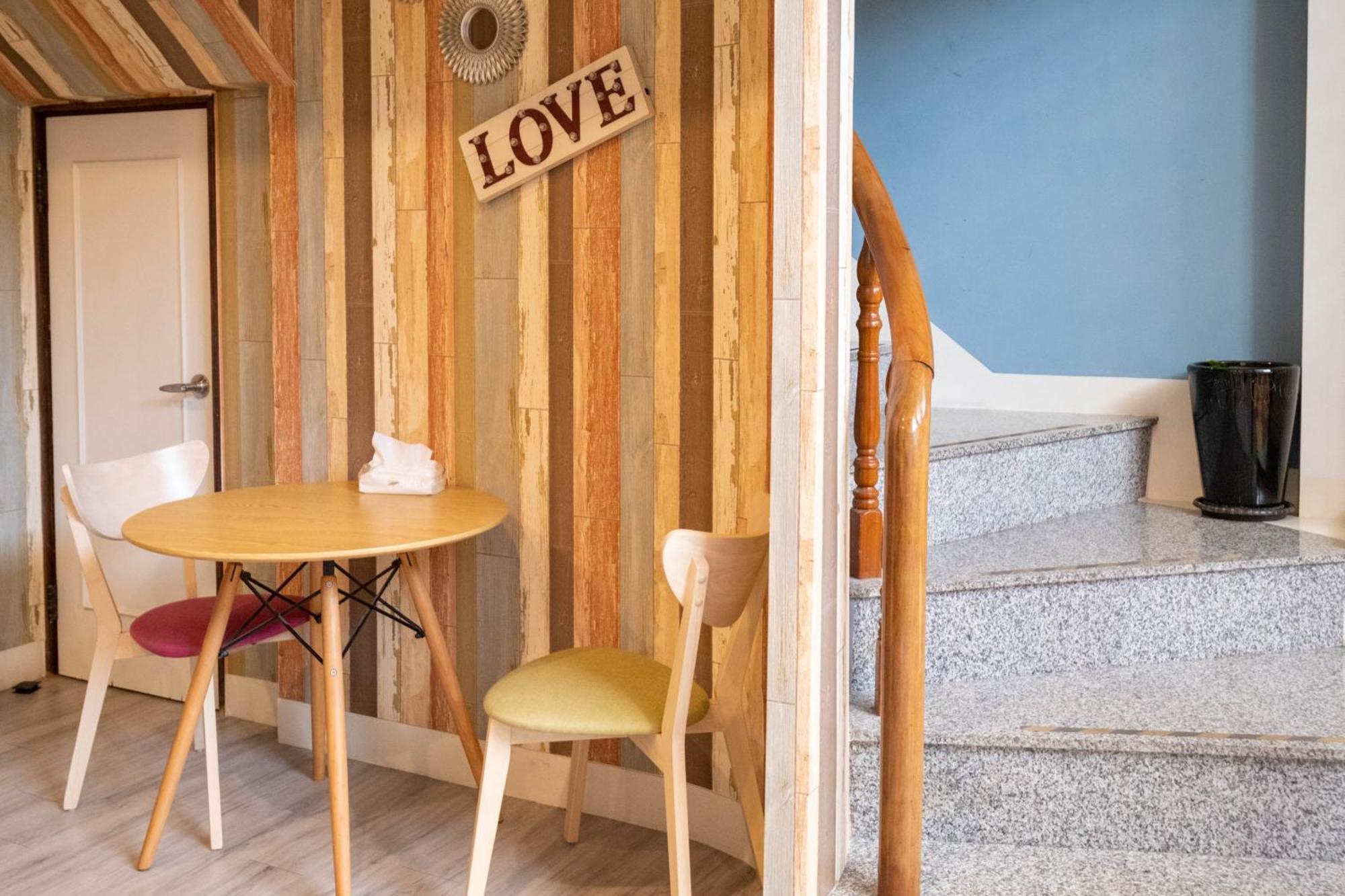 Wow Haha Foodie House Tainan Bagian luar foto